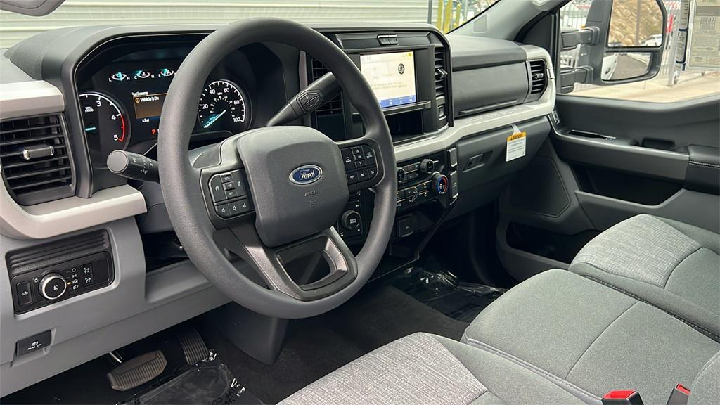 new 2025 Ford F-250 car, priced at $71,680