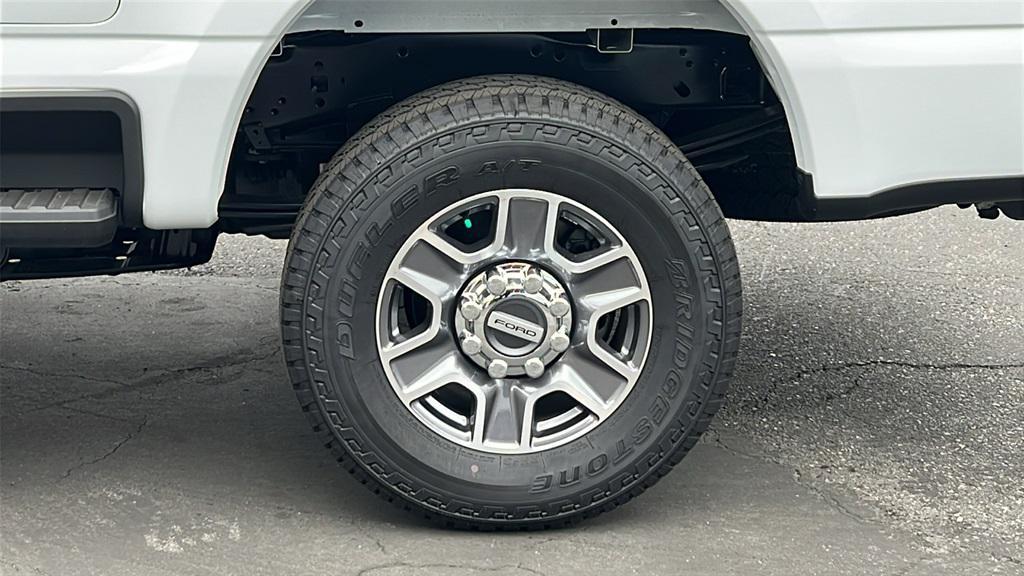 new 2025 Ford F-250 car, priced at $71,680
