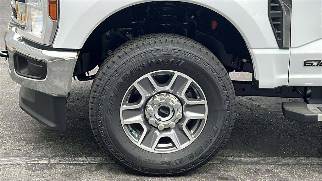new 2025 Ford F-250 car, priced at $71,680