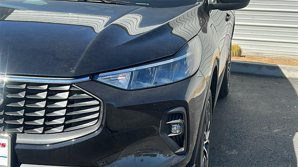 new 2025 Ford Escape PHEV car, priced at $38,895