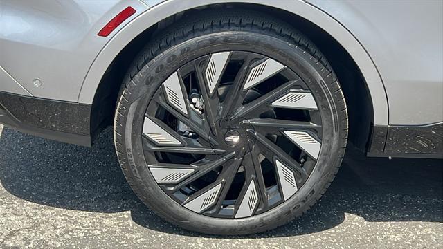 used 2024 Lincoln Nautilus car, priced at $60,328