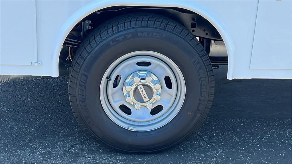 new 2025 Ford F-250 car, priced at $66,716