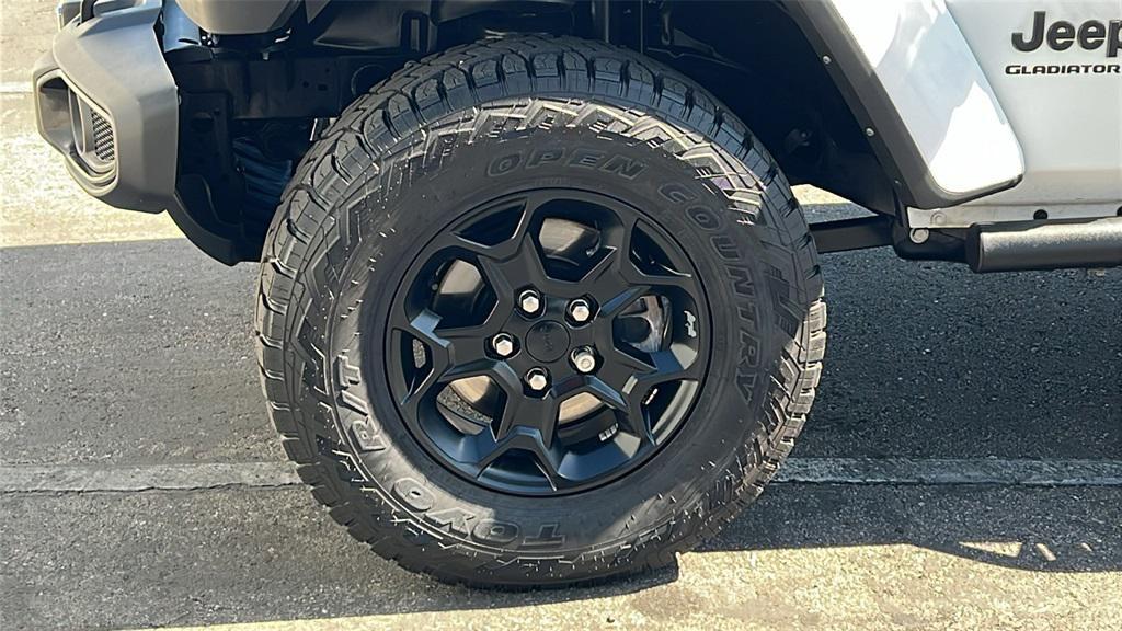 used 2023 Jeep Gladiator car, priced at $37,788