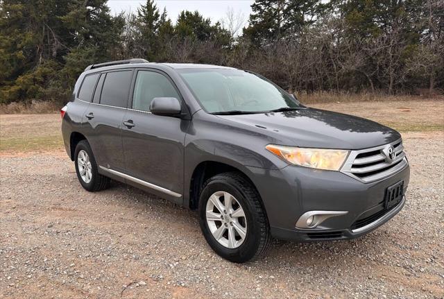 used 2013 Toyota Highlander car, priced at $12,750