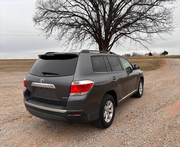 used 2013 Toyota Highlander car, priced at $12,750