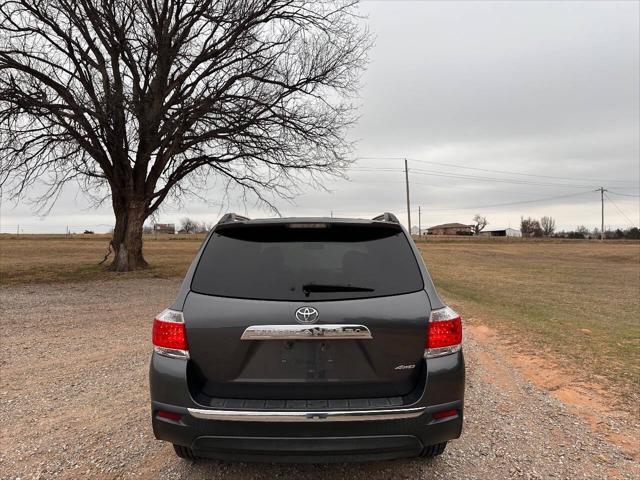 used 2013 Toyota Highlander car, priced at $12,750