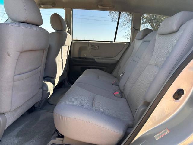 used 2004 Toyota Highlander car, priced at $6,750