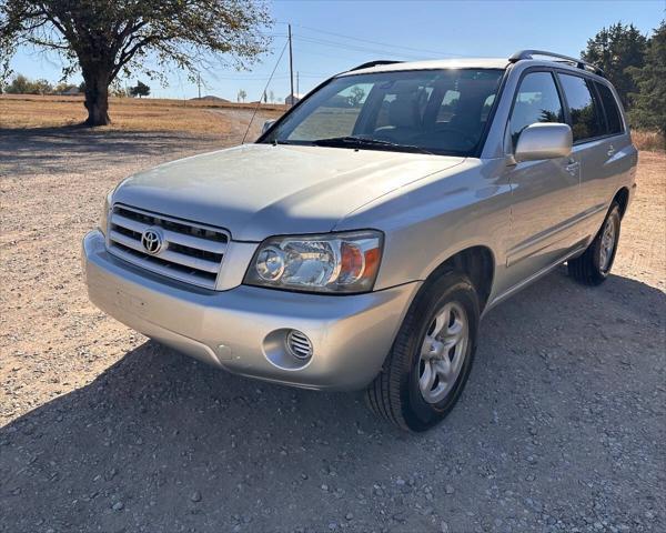 used 2004 Toyota Highlander car, priced at $6,750