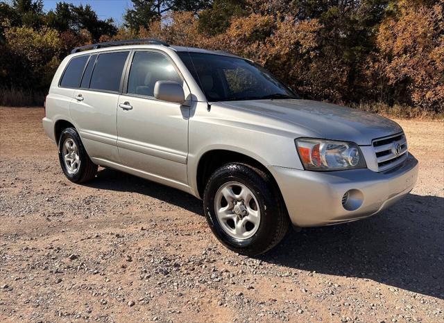 used 2004 Toyota Highlander car, priced at $6,750