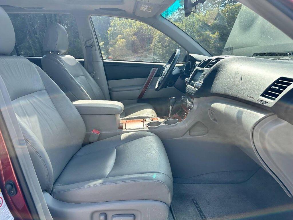 used 2009 Toyota Highlander car, priced at $11,499