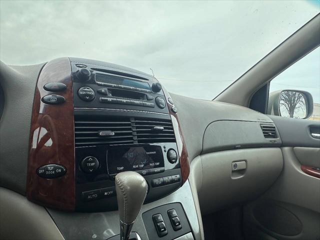 used 2004 Toyota Sienna car, priced at $14,850