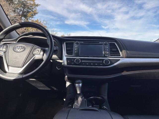 used 2015 Toyota Highlander car, priced at $15,650