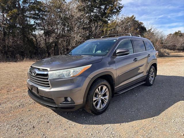 used 2015 Toyota Highlander car, priced at $15,650