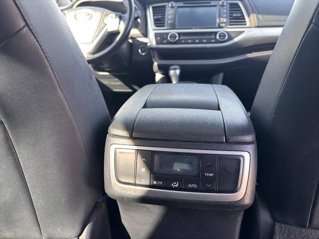 used 2015 Toyota Highlander car, priced at $15,250