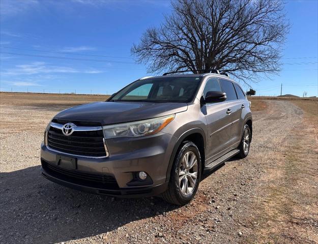 used 2015 Toyota Highlander car, priced at $15,250