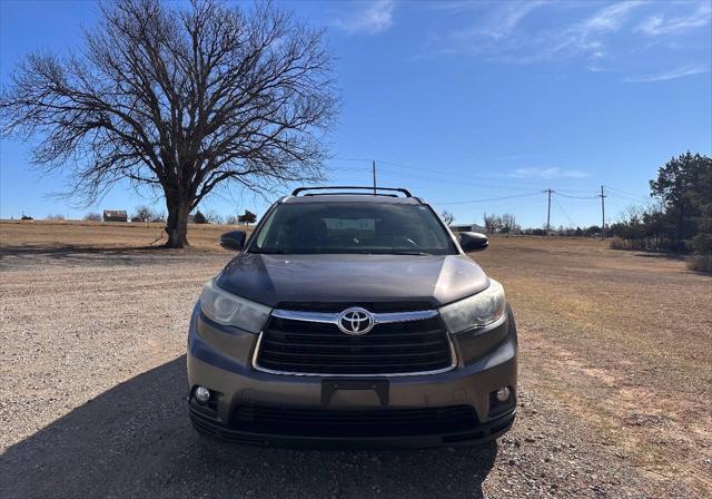 used 2015 Toyota Highlander car, priced at $15,250