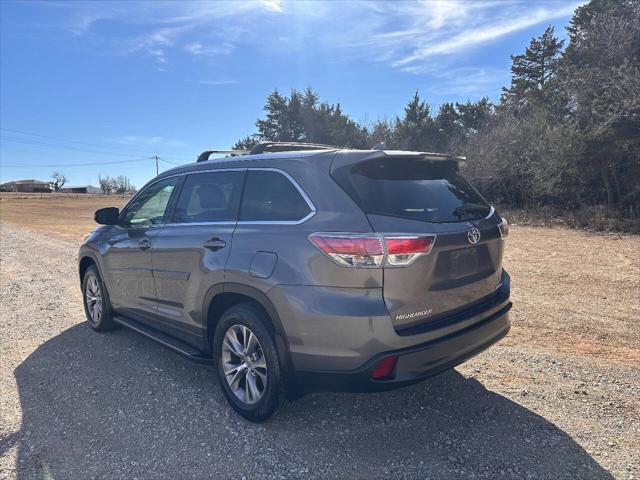 used 2015 Toyota Highlander car, priced at $15,650