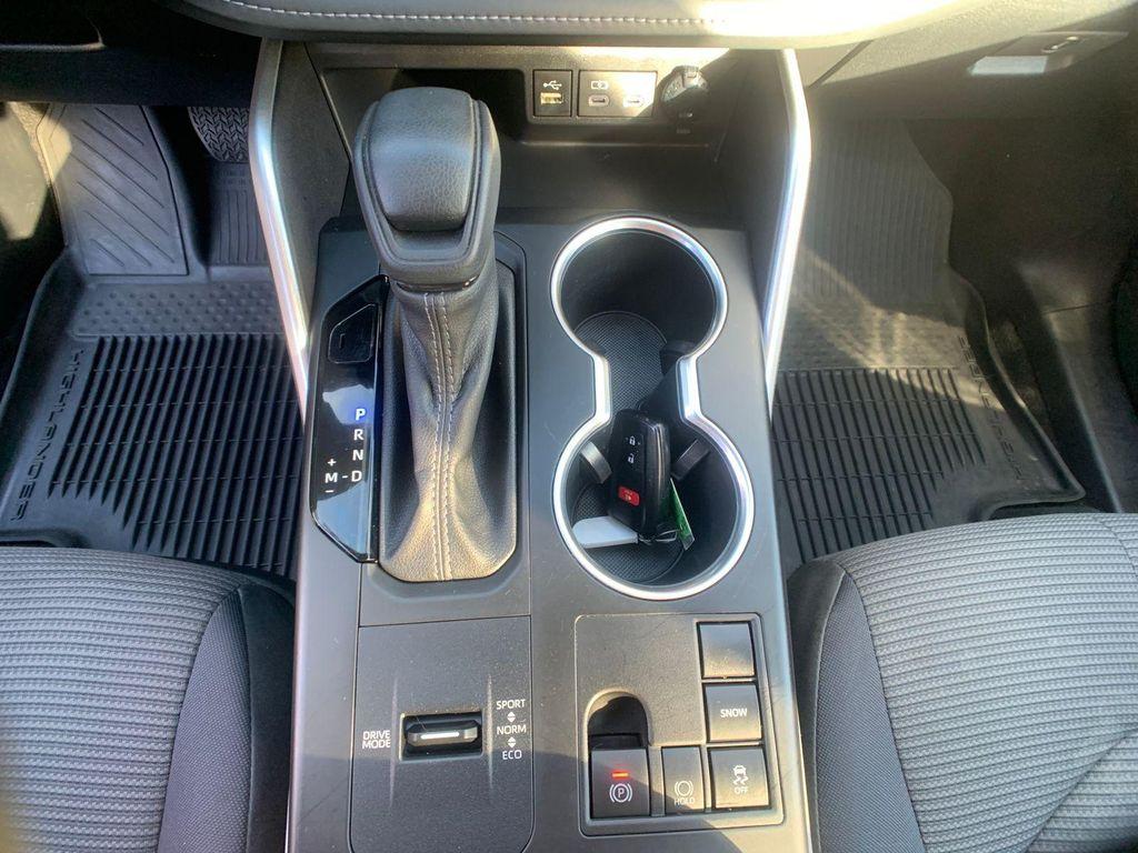 used 2023 Toyota Highlander car, priced at $30,998