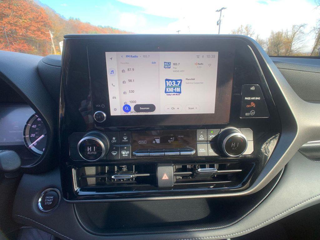 used 2023 Toyota Highlander car, priced at $30,998