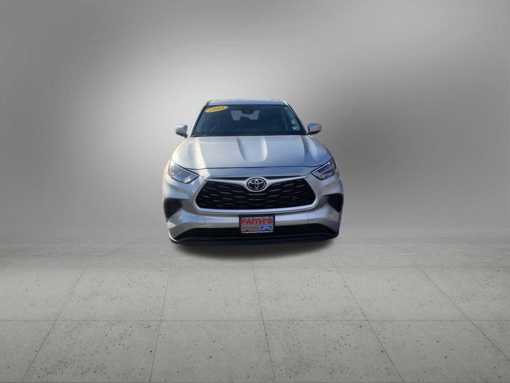 used 2023 Toyota Highlander car, priced at $30,998