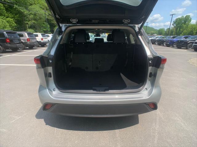 used 2022 Toyota Highlander car, priced at $36,998