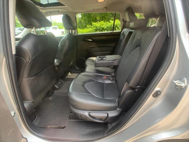 used 2022 Toyota Highlander car, priced at $36,998