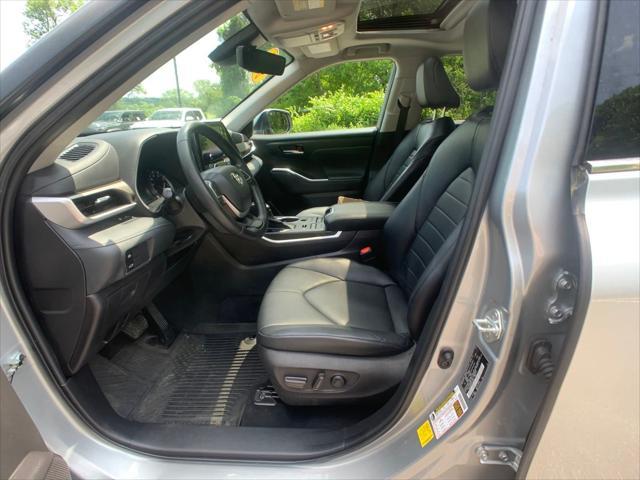 used 2022 Toyota Highlander car, priced at $36,998