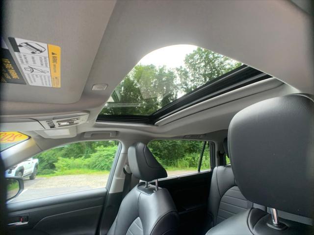 used 2023 Toyota Highlander car, priced at $39,998