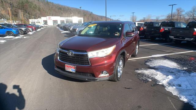 used 2014 Toyota Highlander car, priced at $21,898