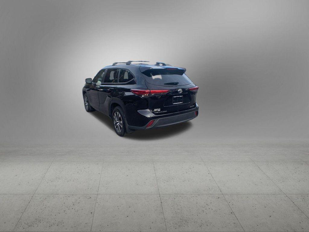 used 2023 Toyota Highlander car, priced at $36,998