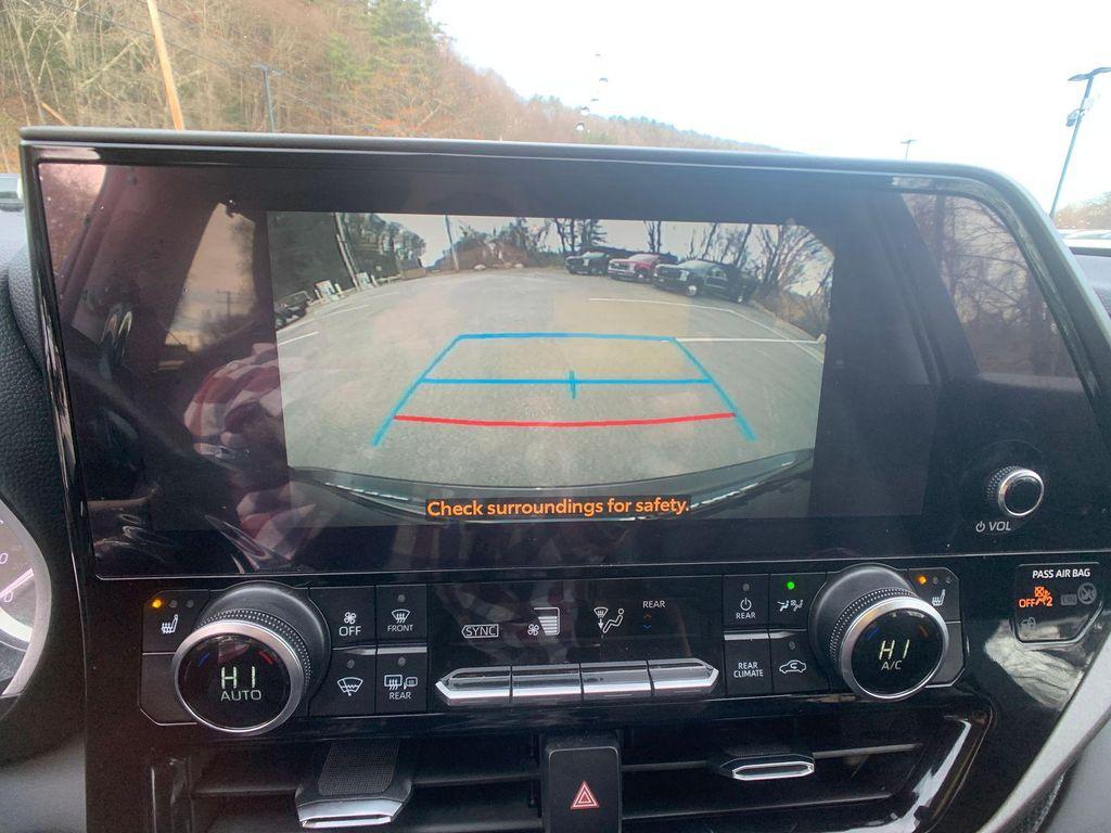 used 2023 Toyota Highlander car, priced at $36,998