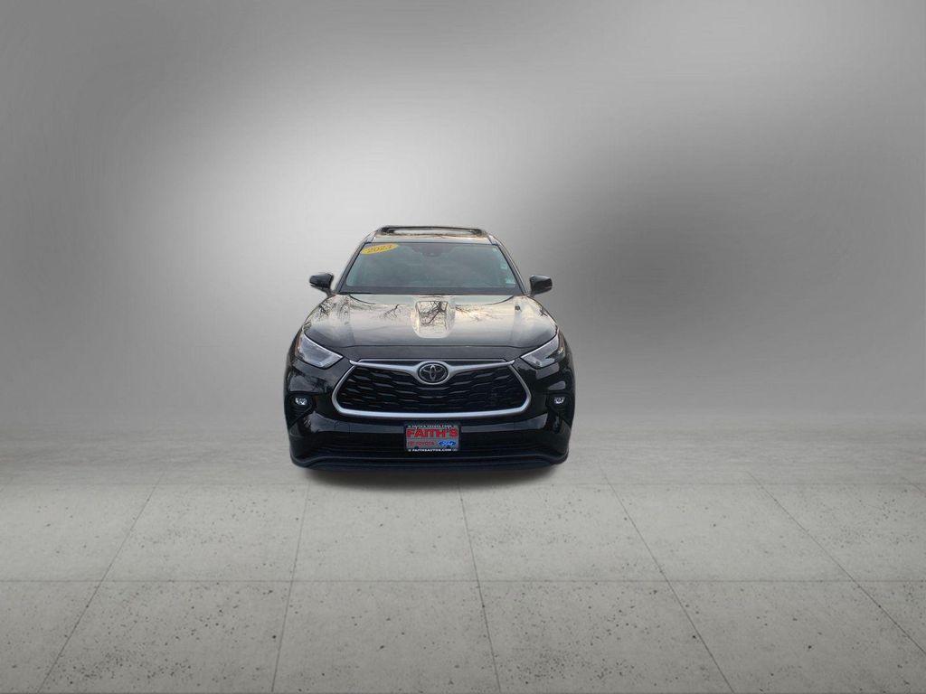 used 2023 Toyota Highlander car, priced at $36,998