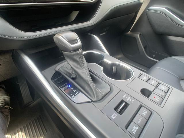 used 2023 Toyota Highlander car, priced at $37,898