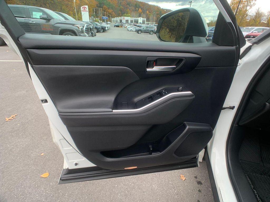 used 2020 Toyota Highlander car, priced at $29,698