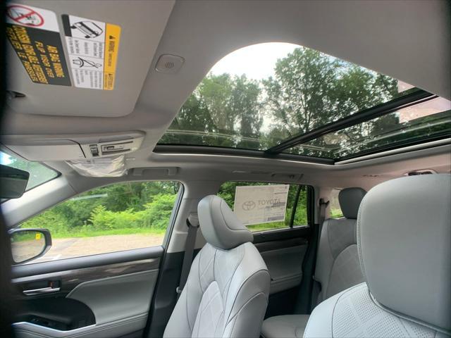 new 2025 Toyota Highlander car, priced at $51,119