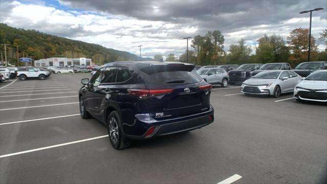 used 2021 Toyota Highlander car, priced at $33,988