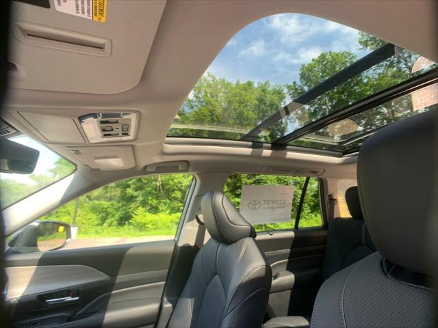 new 2025 Toyota Grand Highlander car, priced at $55,227