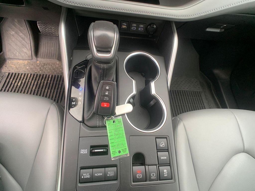 used 2023 Toyota Highlander car, priced at $36,498
