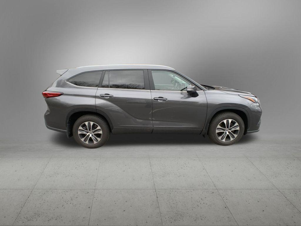 used 2023 Toyota Highlander car, priced at $36,498