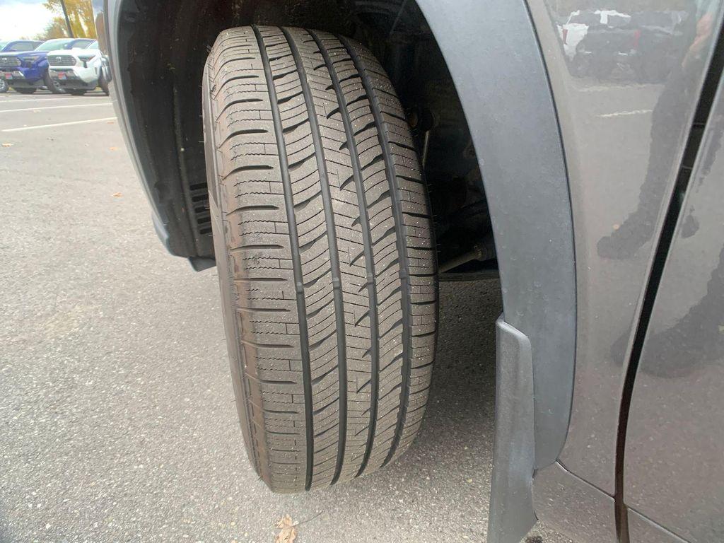 used 2023 Toyota Highlander car, priced at $36,498