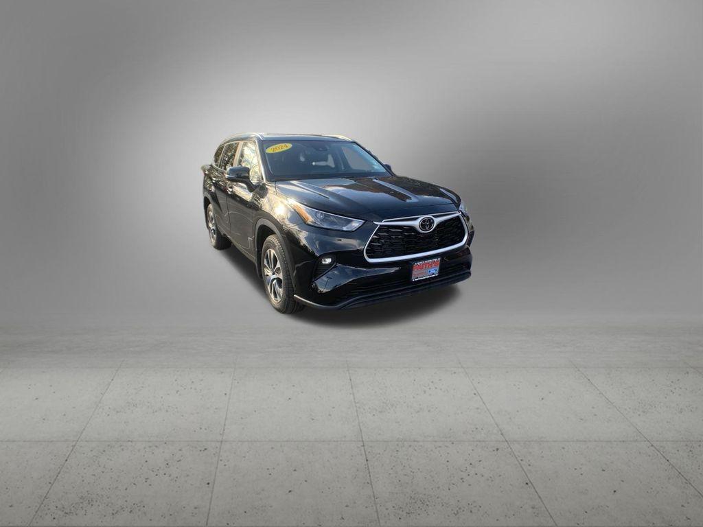 used 2024 Toyota Highlander car, priced at $38,998