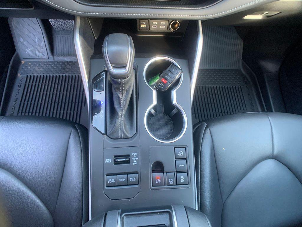 used 2024 Toyota Highlander car, priced at $38,998