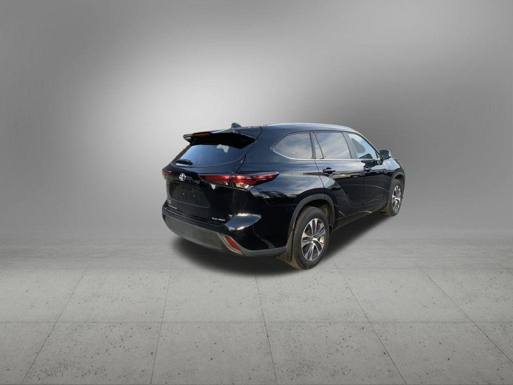 used 2024 Toyota Highlander car, priced at $38,998