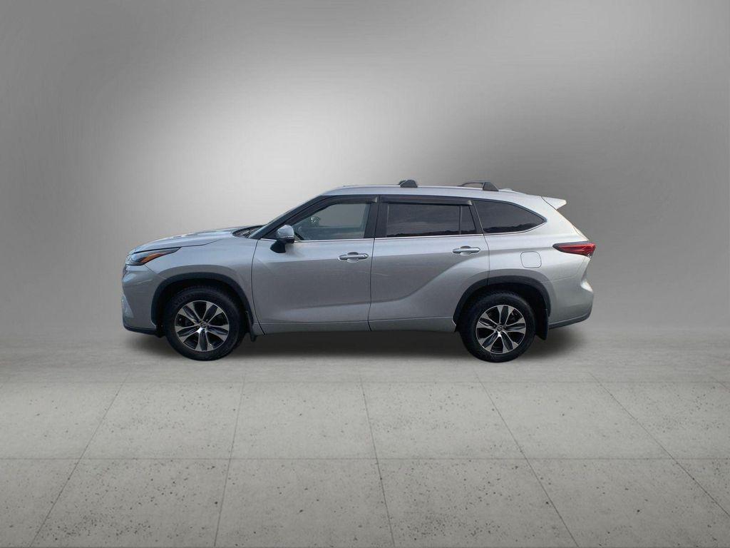 used 2023 Toyota Highlander car, priced at $36,998