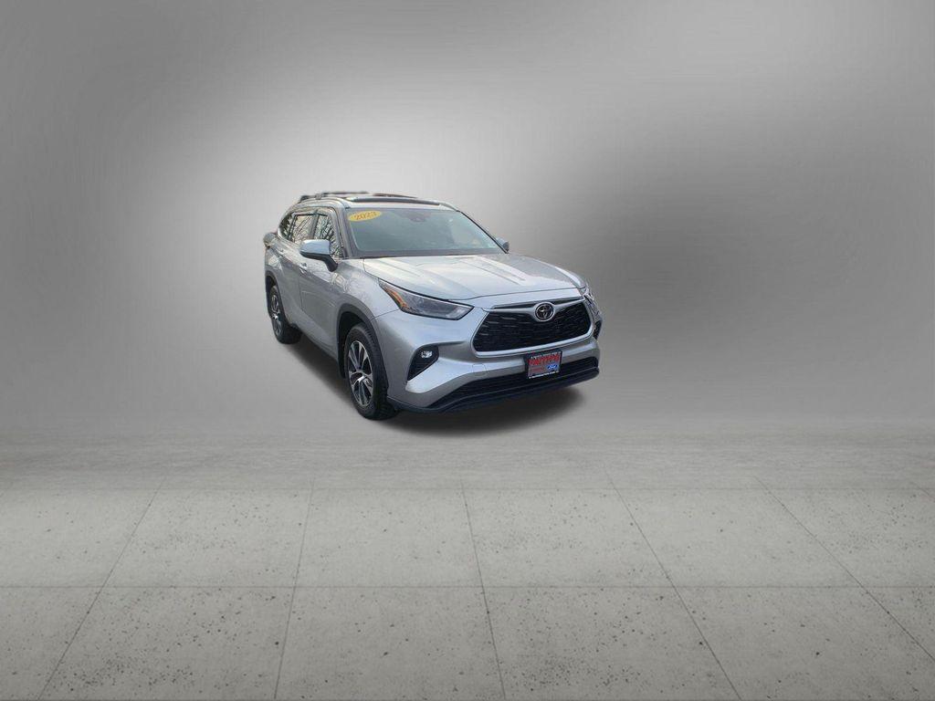 used 2023 Toyota Highlander car, priced at $36,998