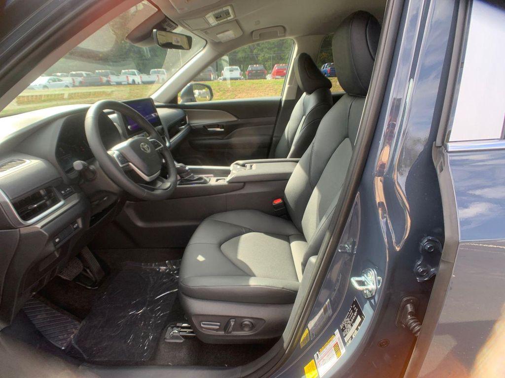 new 2026 Toyota Grand Highlander car, priced at $44,184