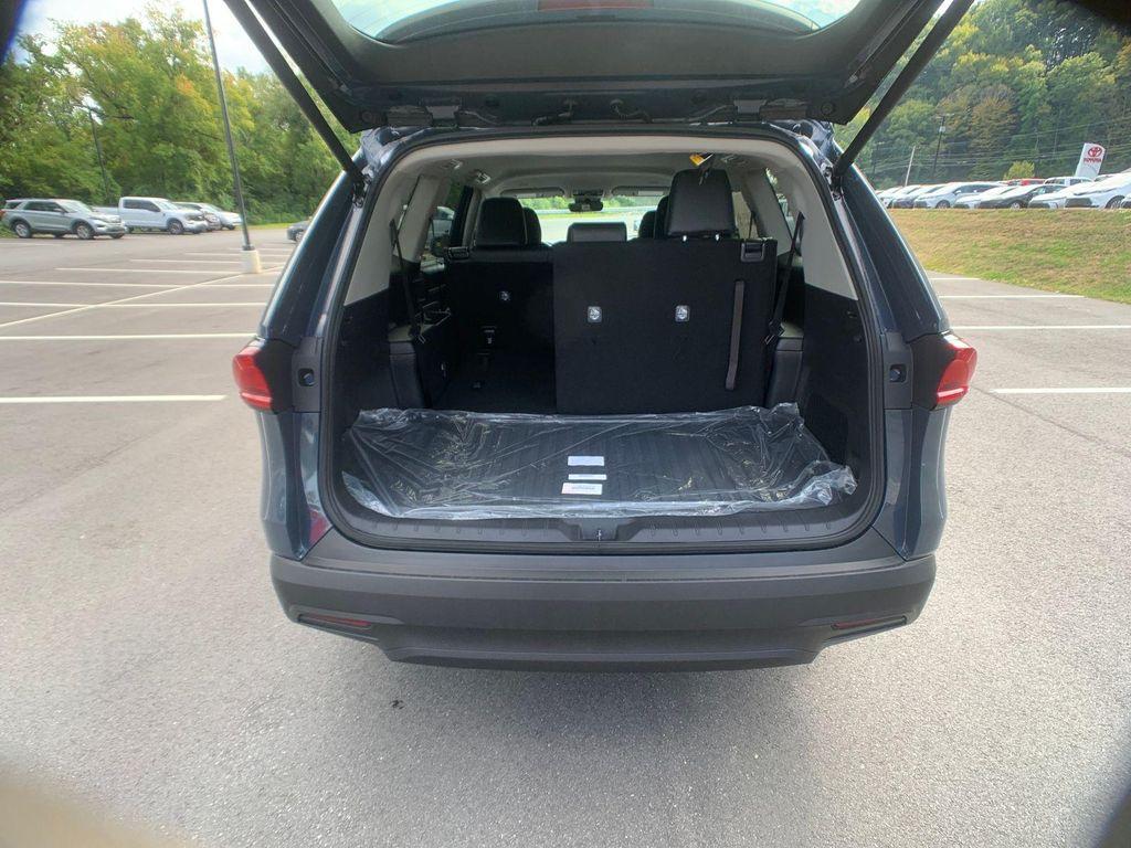 new 2026 Toyota Grand Highlander car, priced at $44,184