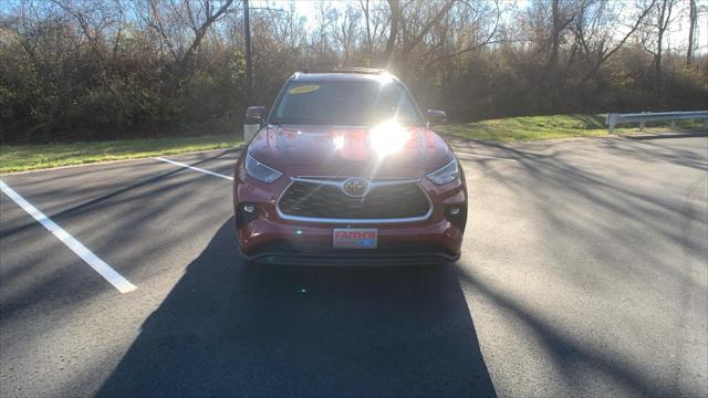 used 2023 Toyota Highlander car, priced at $37,998