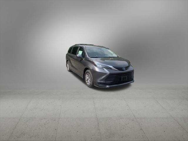 new 2025 Toyota Sienna car, priced at $43,665
