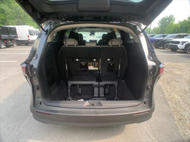 new 2025 Toyota Sienna car, priced at $43,665